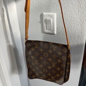 Louis Vuitton Musette Salsa short purse